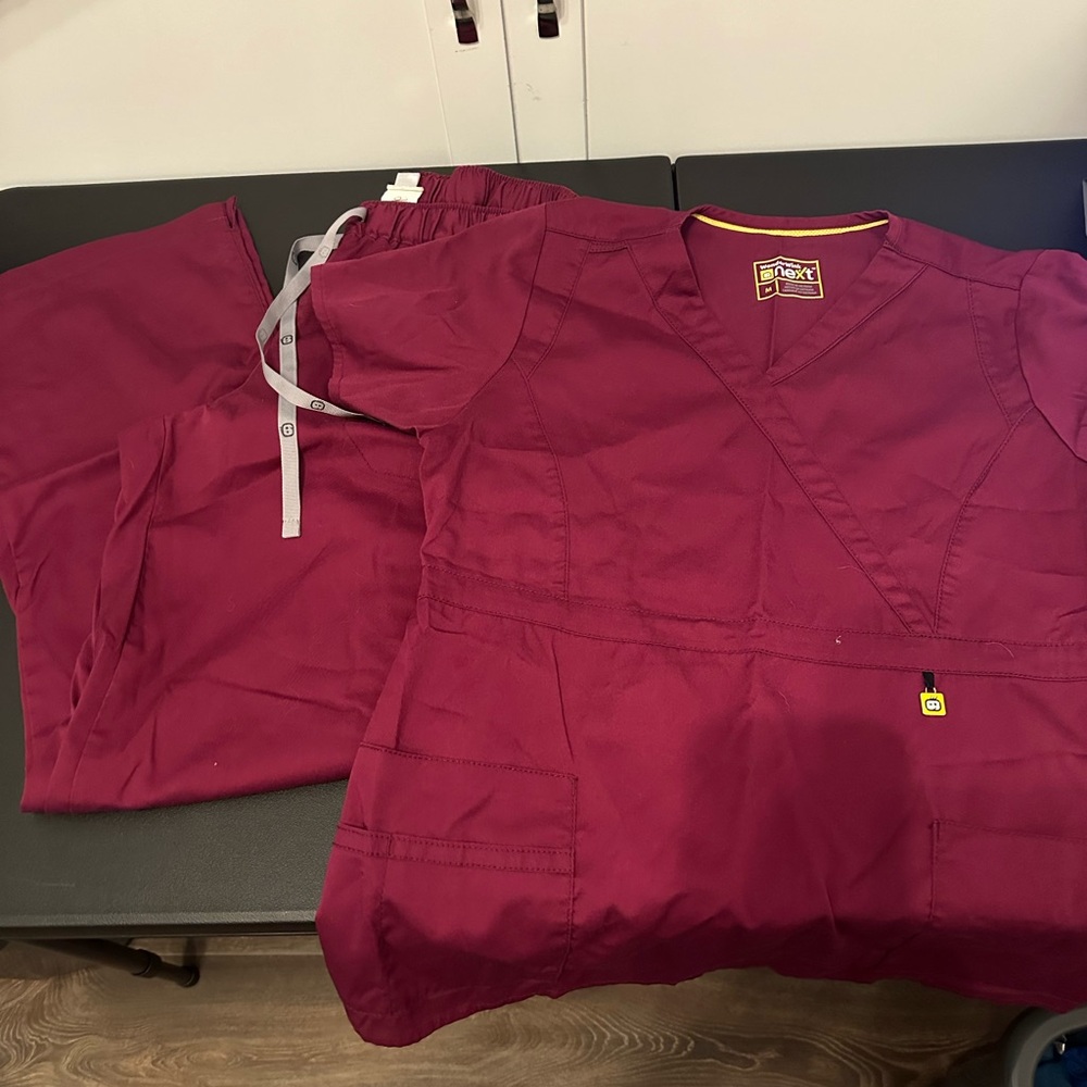 WonderWink Women's V-Neck Scrub Set in Burgundy.